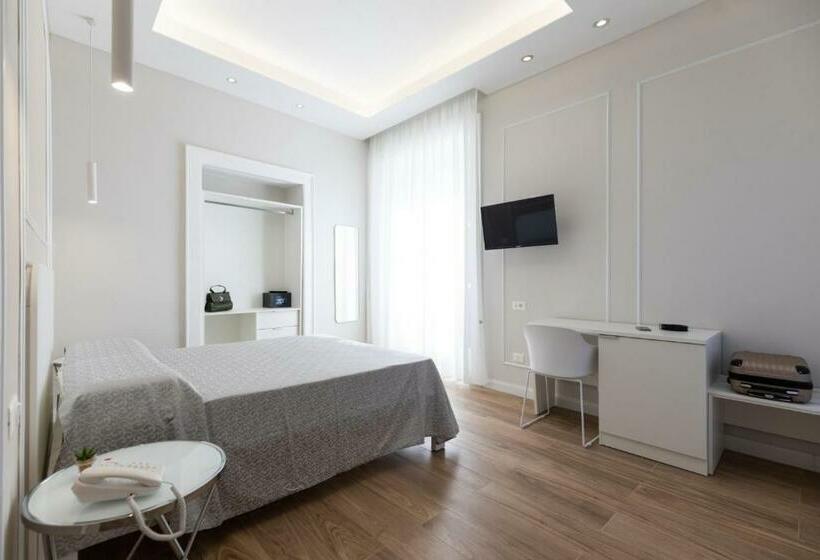 スタンダードルーム, All’angolo Della Torre