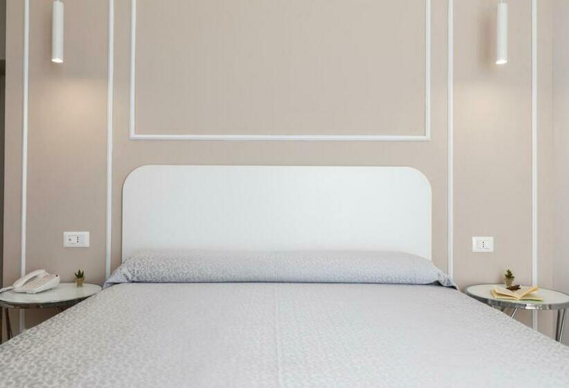 スタンダードルーム, All’angolo Della Torre