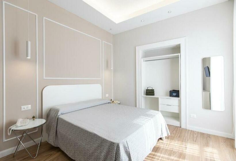 スタンダードルーム, All’angolo Della Torre