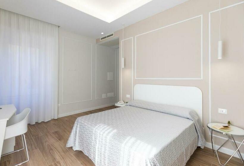 スタンダードルーム, All’angolo Della Torre