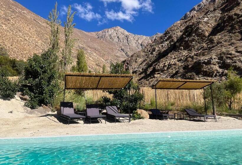 בונגלו משפחתי, Glaciar De Roca Lofts