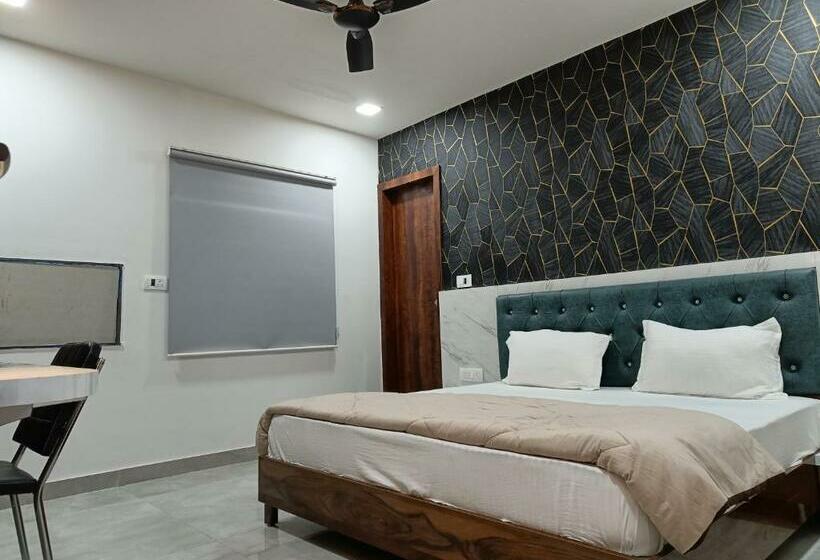 豪华房间, Imperial Crown