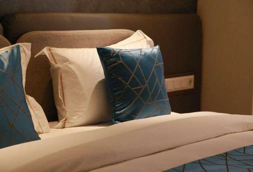 اتاق استاندارد, Sofia International