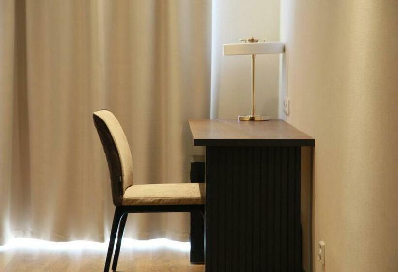 اتاق استاندارد, Sofia International