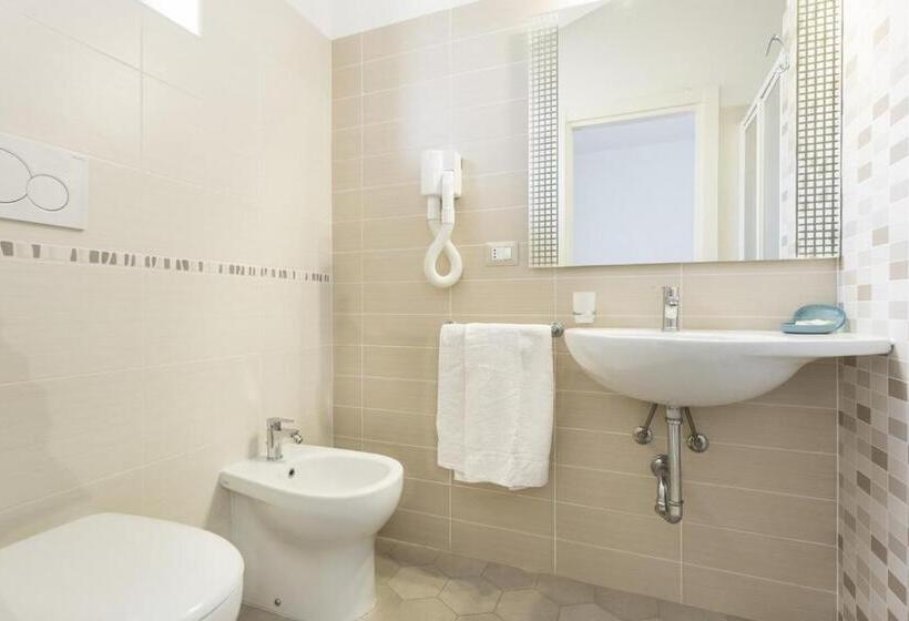 غرفة قياسية رباعية, Room And Breakfast Da Laura