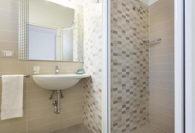 غرفة قياسية رباعية, Room And Breakfast Da Laura