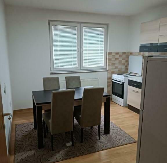 آپارتمان 1 خوابه با بالکن, 2bdr Apt With Balcony With View Free Parking