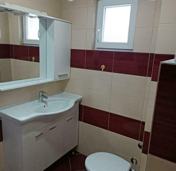 آپارتمان 1 خوابه با بالکن, 2bdr Apt With Balcony With View Free Parking