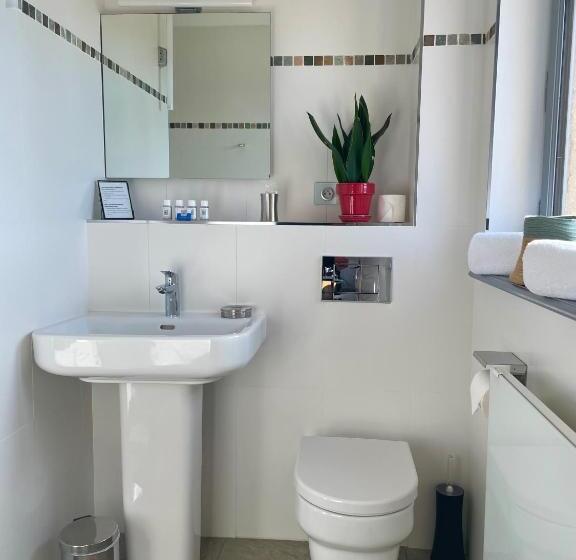 جناح عائلي, Domaine De L Enclos