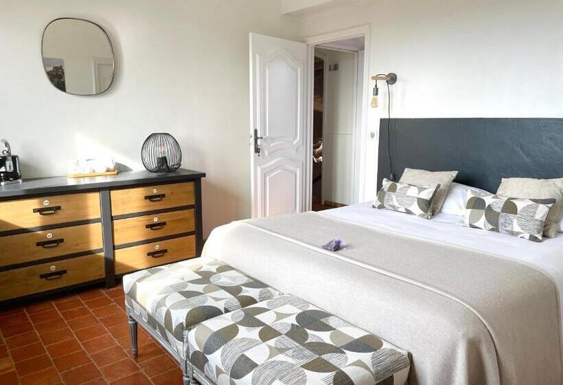 جناح عائلي, Domaine De L Enclos