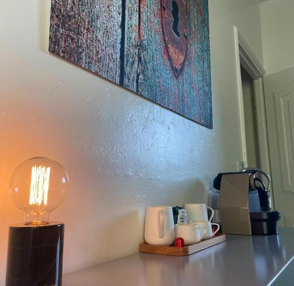 جناح مزود بتراس, Domaine De L Enclos