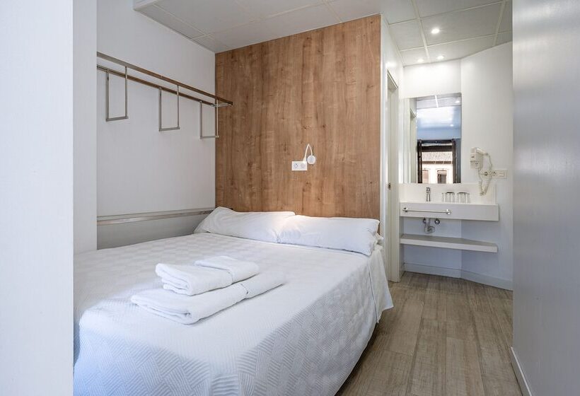 Chambre Familiale, AMC Granada