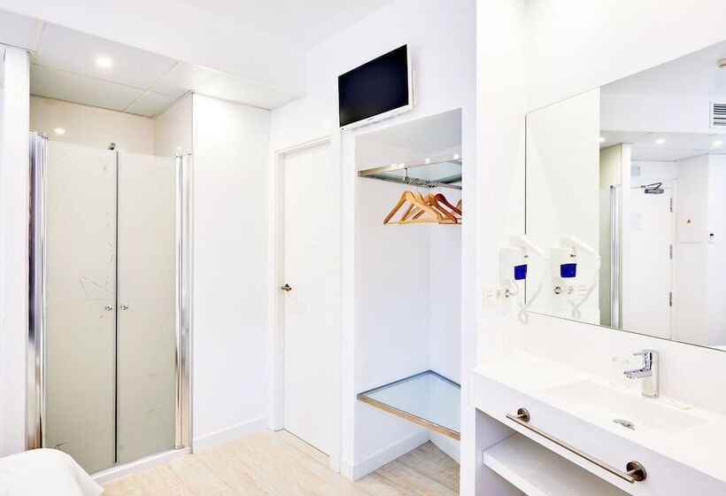 Chambre Standard, AMC Granada