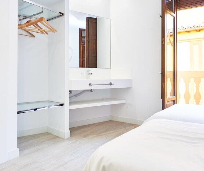 Chambre Standard, AMC Granada