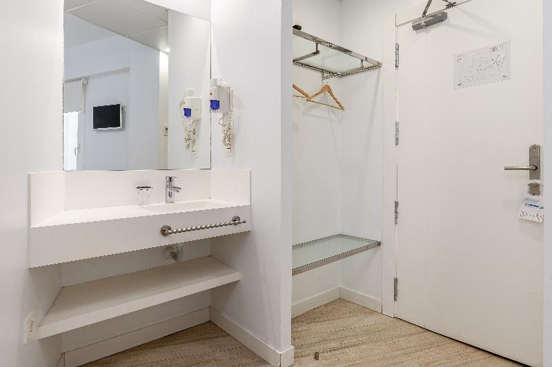 Chambre Standard Individuelle, AMC Granada