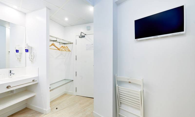 Chambre Standard Individuelle, AMC Granada