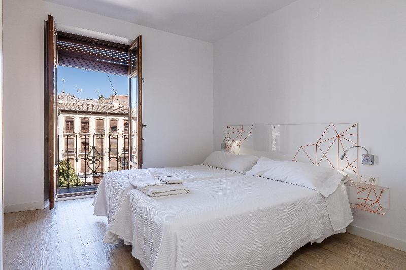 Chambre Triple Standard, AMC Granada