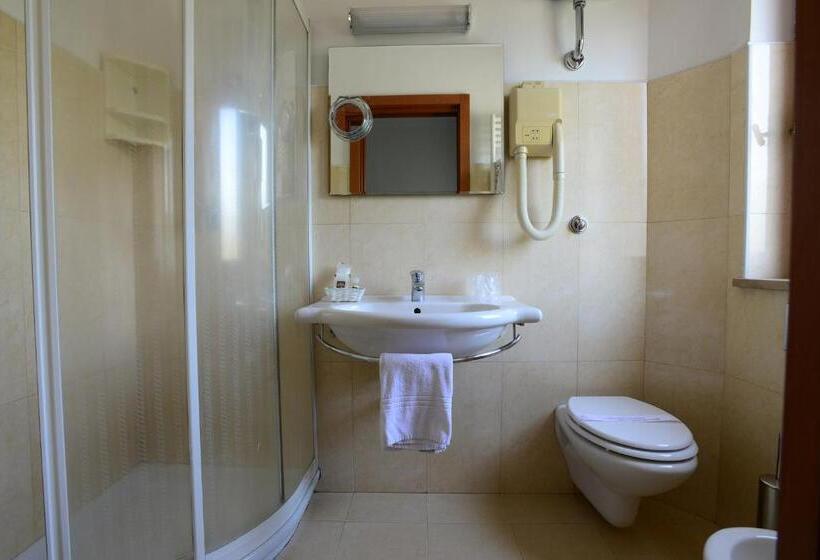 חדר סטנדרט יחיד, Atlantic Park