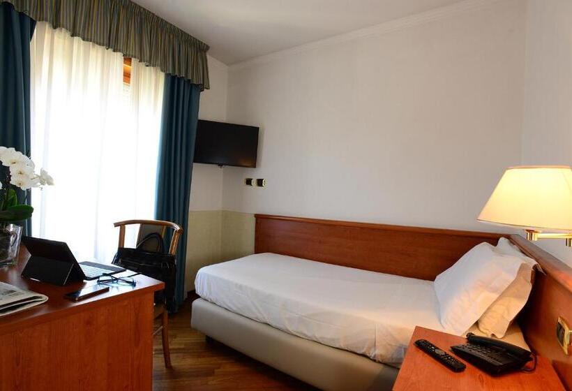 חדר סטנדרט יחיד, Atlantic Park