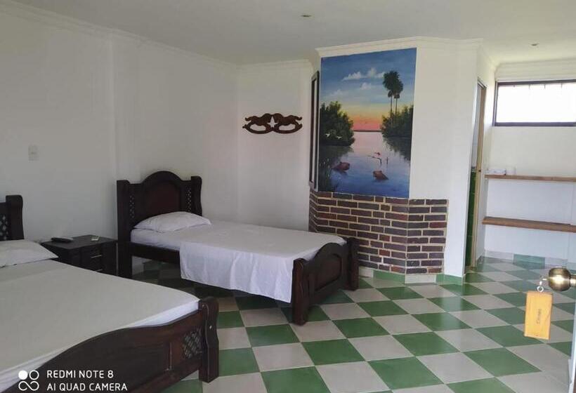 غرفة قياسية ثلاثية, Campestre Los Chiguiros