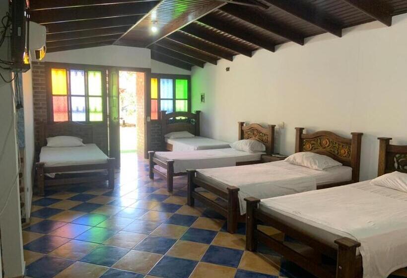 غرفة قياسية رباعية, Campestre Los Chiguiros