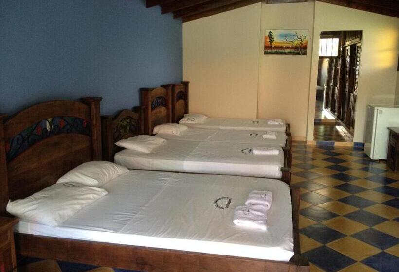 غرفة قياسية رباعية, Campestre Los Chiguiros