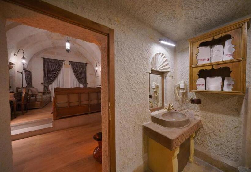 اتاق لوکس خانوادگی, Fairyland Cave