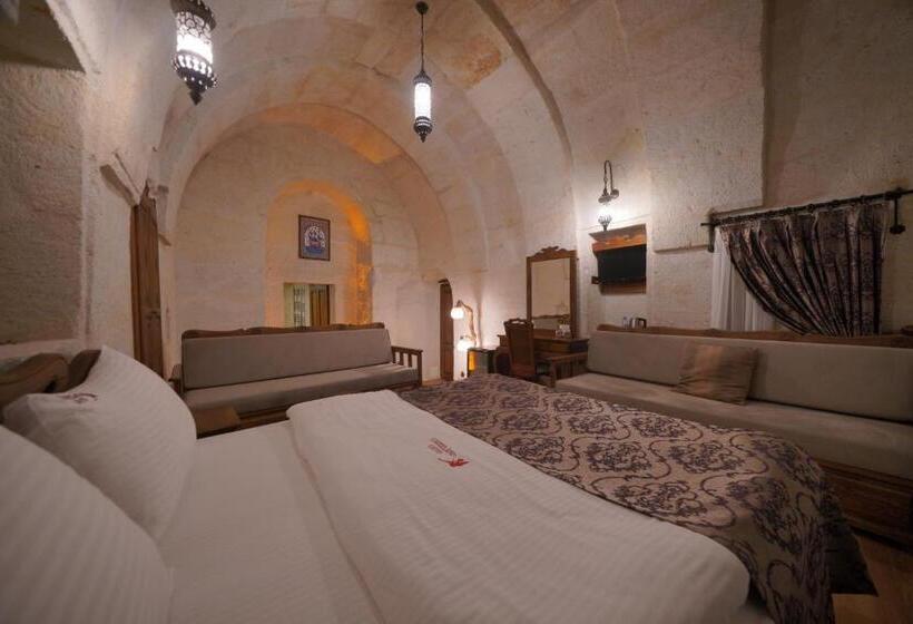 اتاق لوکس خانوادگی, Fairyland Cave