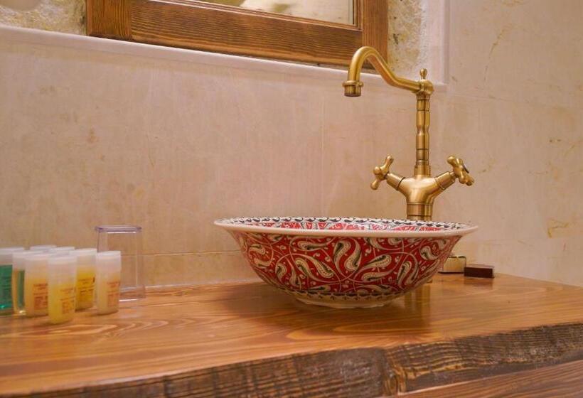 اتاق لوکس با بالکن, Fairyland Cave