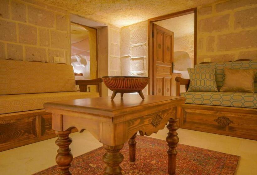 سوئیت با تخت بزرگ, Fairyland Cave