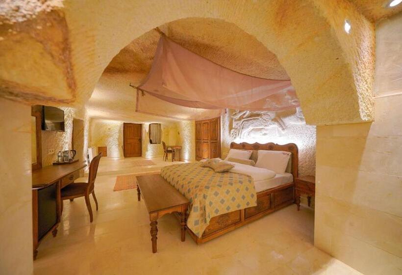 سوئیت با تخت بزرگ, Fairyland Cave