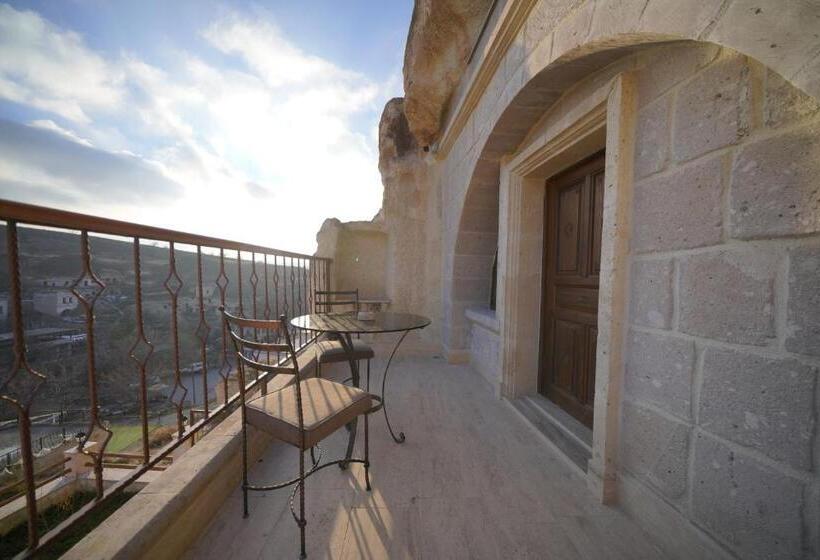 سوییت جونیور با بالکن, Fairyland Cave