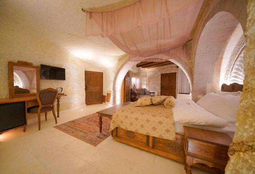 سوییت جونیور با بالکن, Fairyland Cave