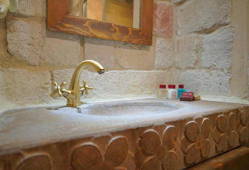 اتاق اکونومی, Fairyland Cave