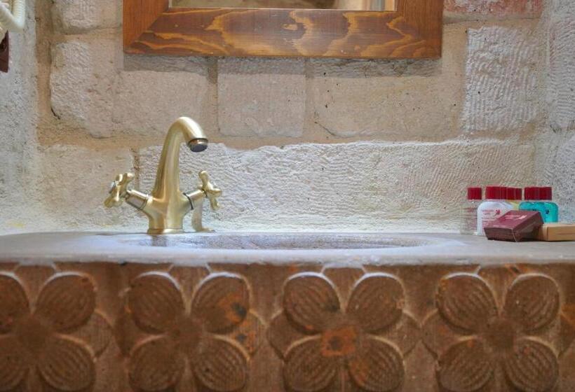 اتاق اکونومی, Fairyland Cave