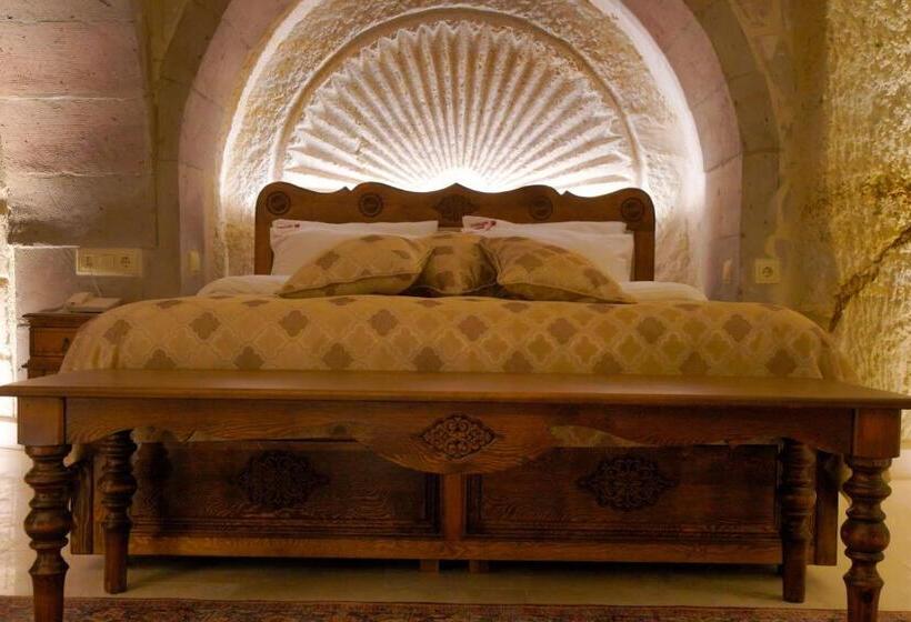 سوییت جونیور با بالکن, Fairyland Cave