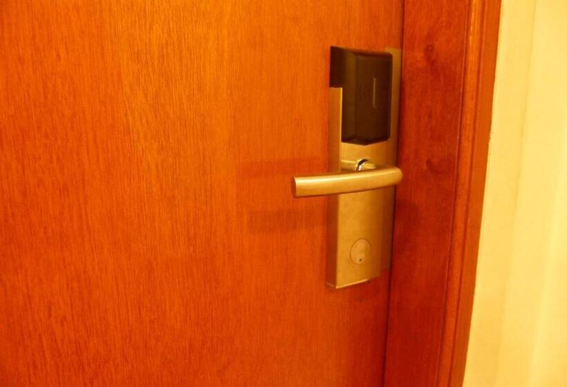 غرفة قياسية فردية, Garden House