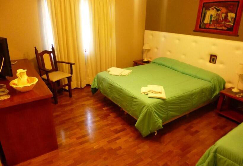 غرفة قياسية ثلاثية, Garden House