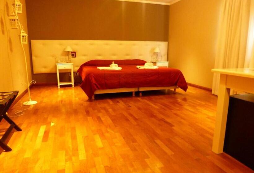 جناح, Garden House