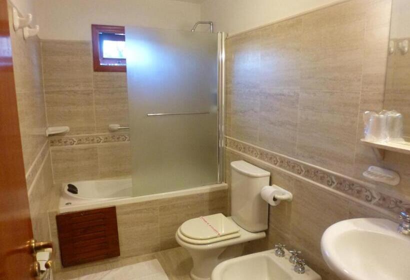 جناح, Garden House