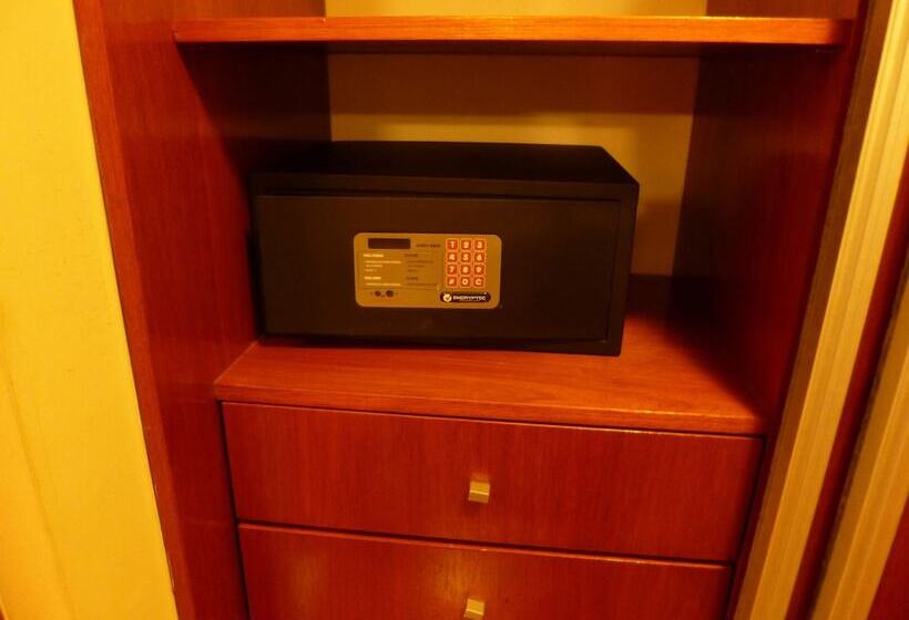 غرفة قياسية فردية, Garden House