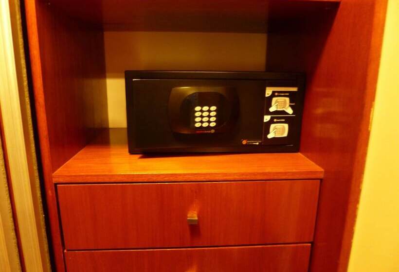 غرفة قياسية, Garden House