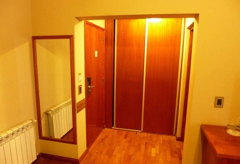 غرفة قياسية, Garden House