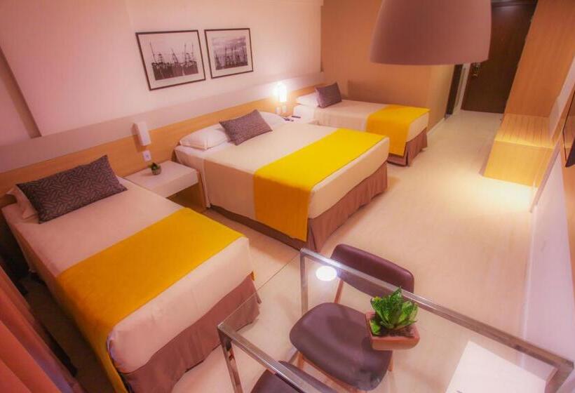 Quarto Estandar Quadruplo Vista Mar Lateral, Gran Mareiro