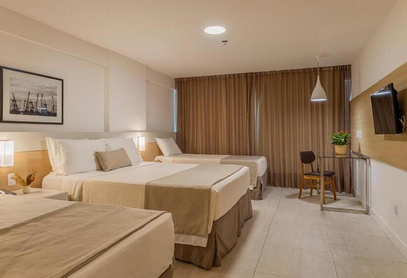 Quarto Estandar Quadruplo Vista Mar Lateral, Gran Mareiro