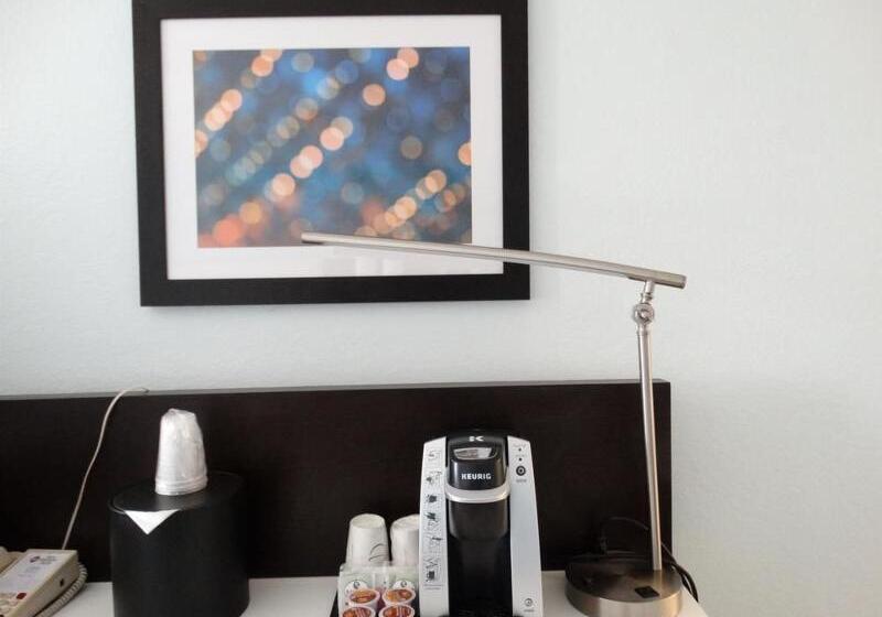 غرفة قياسية لذوى الاحتياجات الخاصة, Hilton Garden Inn Longview