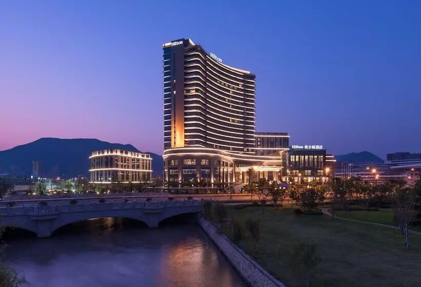 ダブルベッドスタンダードルーム, Hilton Zhoushan