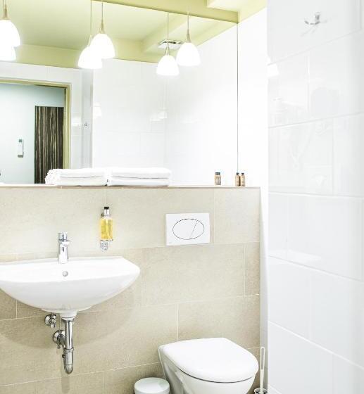 اتاق استاندارد با بالکن, Hof