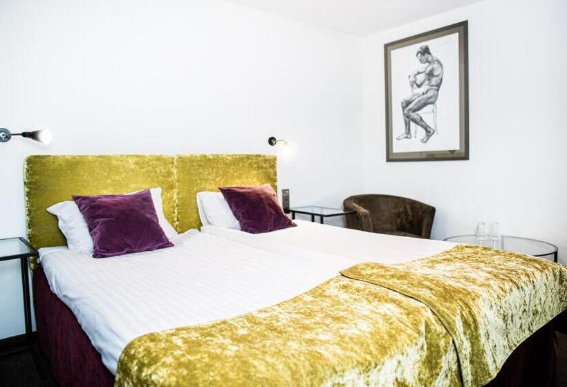 اتاق استاندارد با بالکن, Hof