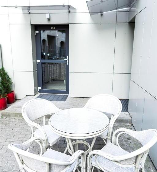 آپارتمان 1 خوابه, Hof